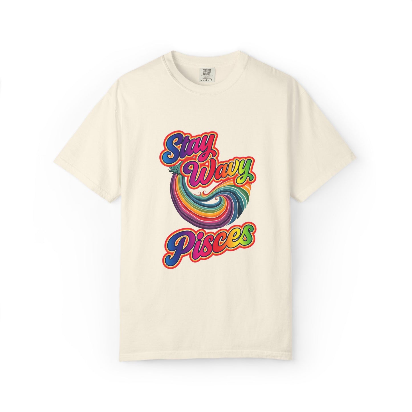Stay Wavy Pisces – Retro Rainbow Vibes Zodiac Tee