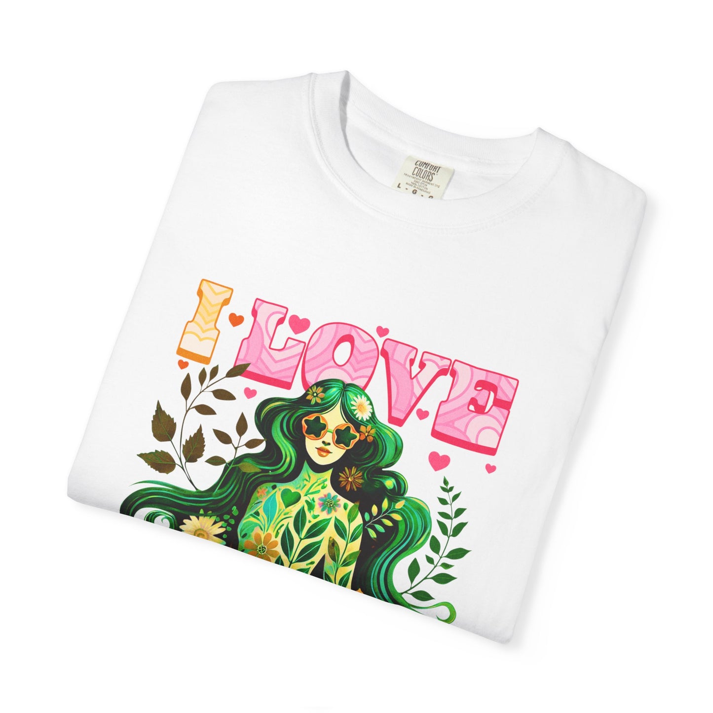 I Love Being Me Tee – Self-Love Groovy Nature Shirt