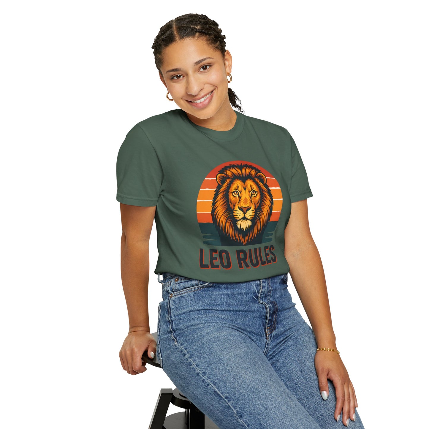 Leo Rules - Retro Rainbow Power Tee