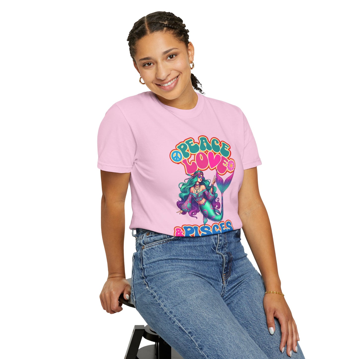 Peace Love & Pisces – Groovy Mermaid Retro Zodiac Tee