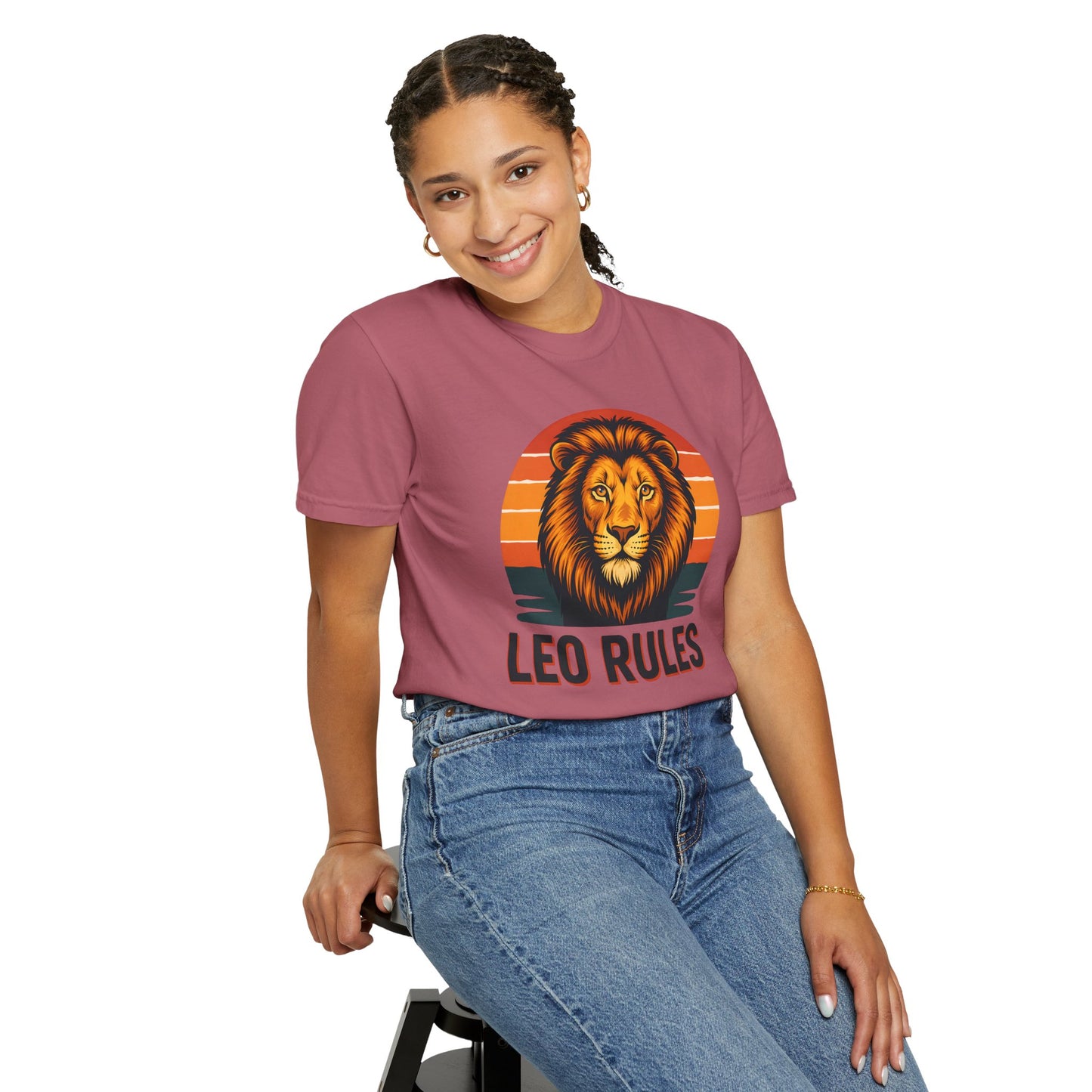 Leo Rules - Retro Rainbow Power Tee
