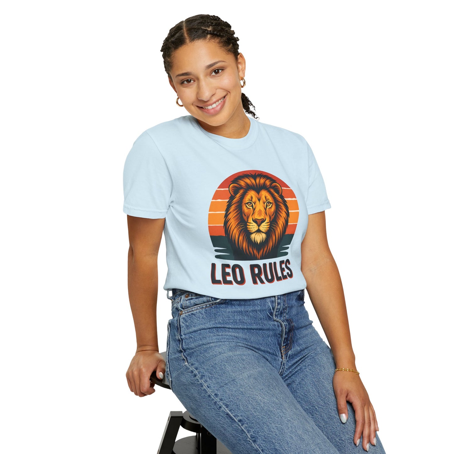 Leo Rules - Retro Rainbow Power Tee