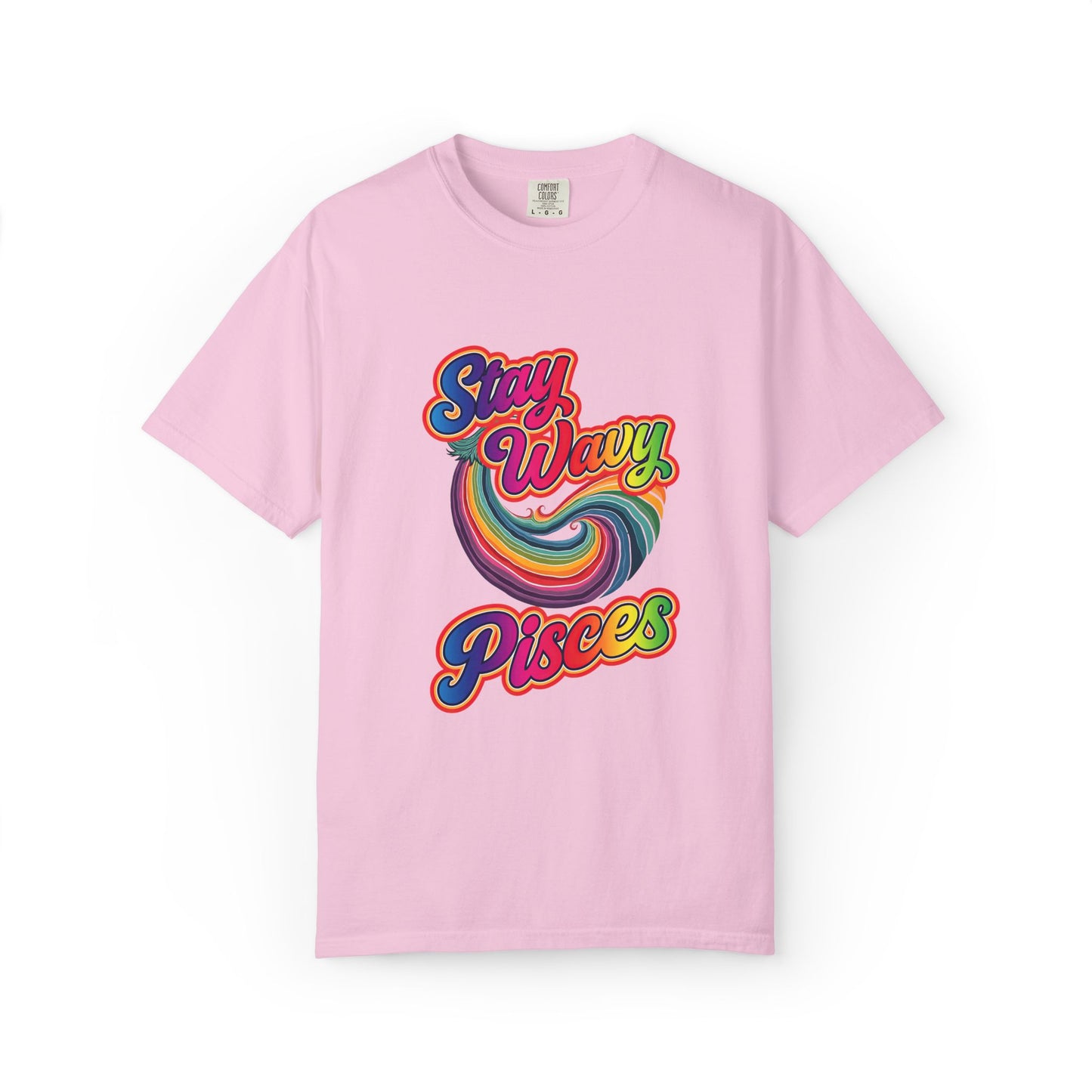 Stay Wavy Pisces – Retro Rainbow Vibes Zodiac Tee