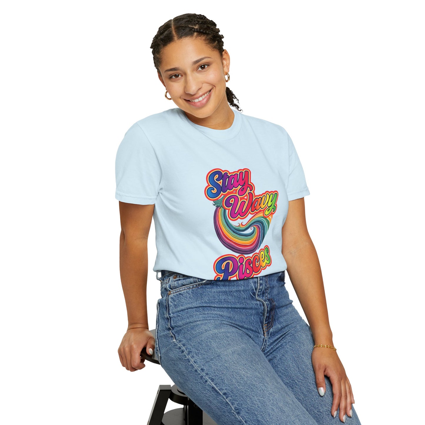 Stay Wavy Pisces – Retro Rainbow Vibes Zodiac Tee