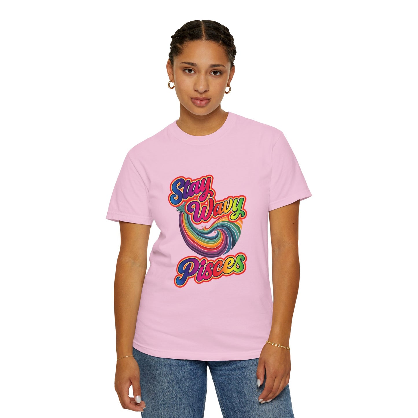 Stay Wavy Pisces – Retro Rainbow Vibes Zodiac Tee