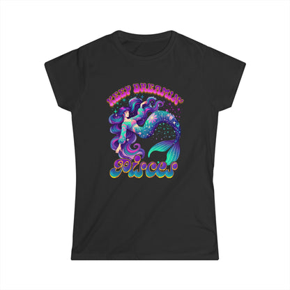 Keep Dreamin’ Pisces Women’s Softstyle Tee – Empowering Retro Zodiac Shirt