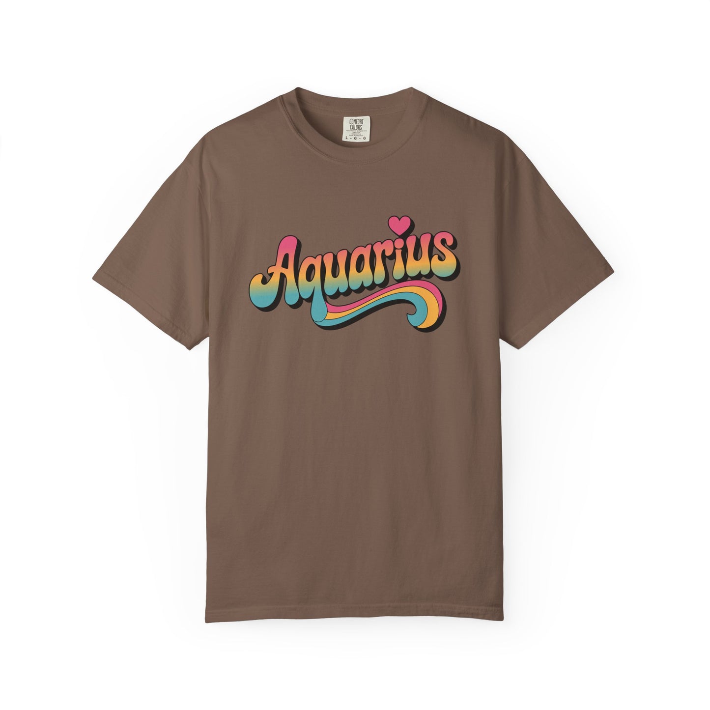 Aquarius – Groovy Heartburst Retro Zodiac Tee