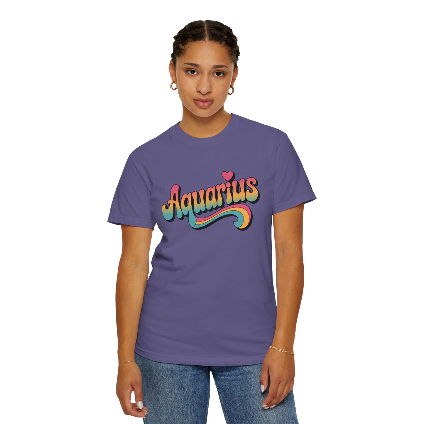 Aquarius – Groovy Heartburst Retro Zodiac Tee