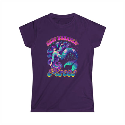 Keep Dreamin’ Pisces Women’s Softstyle Tee – Empowering Retro Zodiac Shirt