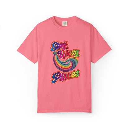 Stay Wavy Pisces – Retro Rainbow Vibes Zodiac Tee