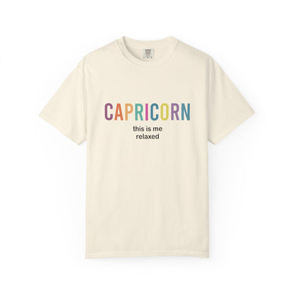 Capricorn This Is Me Relaxed – Funny Minimalist Zodiac Tee