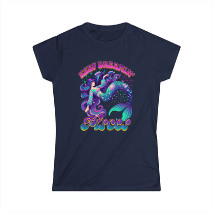 Keep Dreamin’ Pisces Women’s Softstyle Tee – Empowering Retro Zodiac Shirt